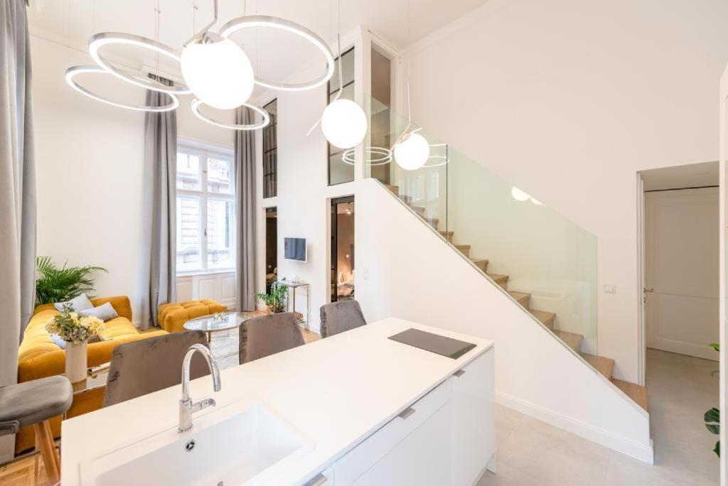 Andrassy With Free Parking Apartmán *
