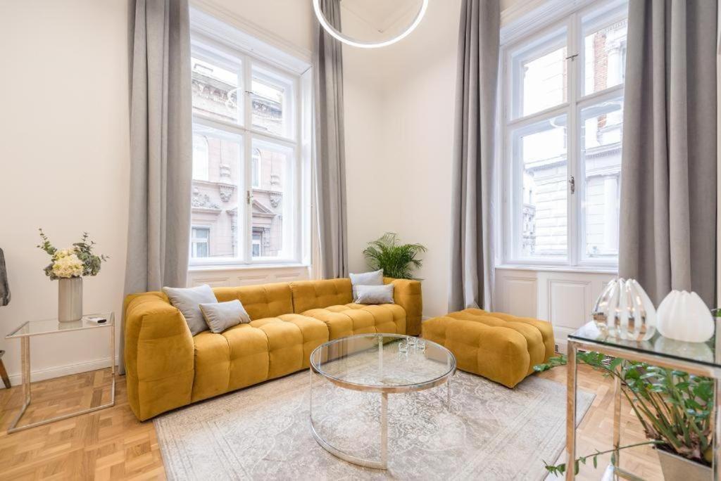 Apartment Andrassy With Free Parking